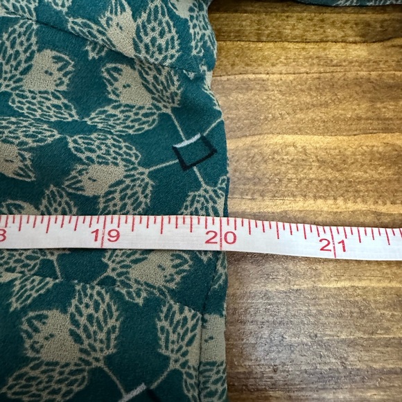 NWT Cabi #3069 Jade Green Leaf Blouse Size Medium - Picture 7 of 8